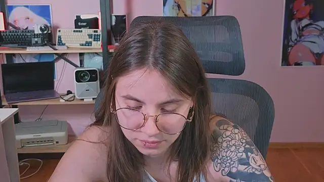  AnnaStark  online show from 04-18-26, 08:20