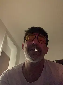 Snapshot of maxximere chatting on 03-20-26, 11:42 maxximere online show from 03-20-26, 11:42