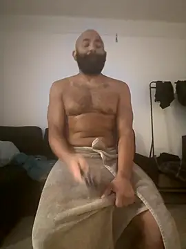 Snapshot of Roguecut82 chatting on 09-17-25, 02:08 Roguecut82 online show from 09-17-25, 02:08