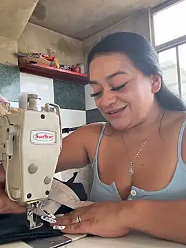 Snapshot of Indira_Nahali1 chatting on 10-08-25, 05:54 Indira Nahali1 online show from 10-08-25, 05:54