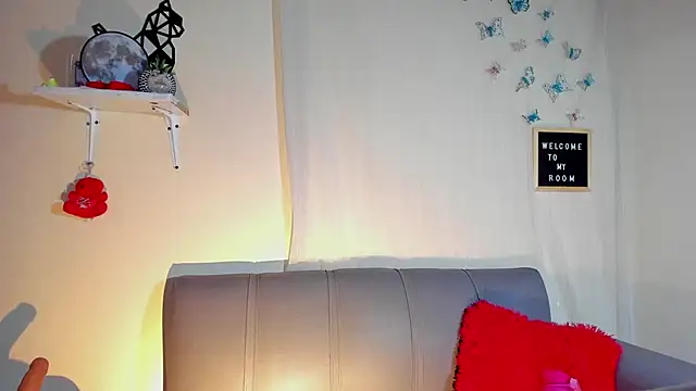 annyluna1 online show from 09-29-25, 10:25