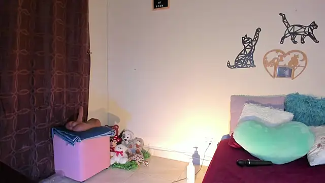 annyluna1 online show from 10-21-25, 01:28