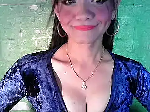 Snapshot of Rosebaumgardner1234 chatting on 02-15-25, 12:54 Rosebaumgardner1234 online show from 02-15-25, 12:54