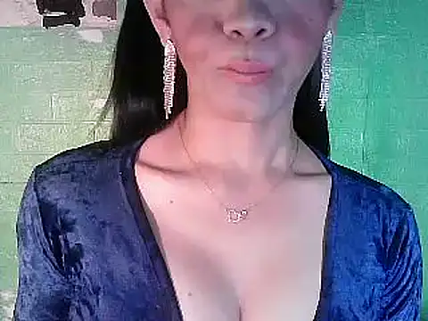 Snapshot of Rosebaumgardner1234 chatting on 03-08-25, 06:47 Rosebaumgardner1234 online show from 03-08-25, 06:47