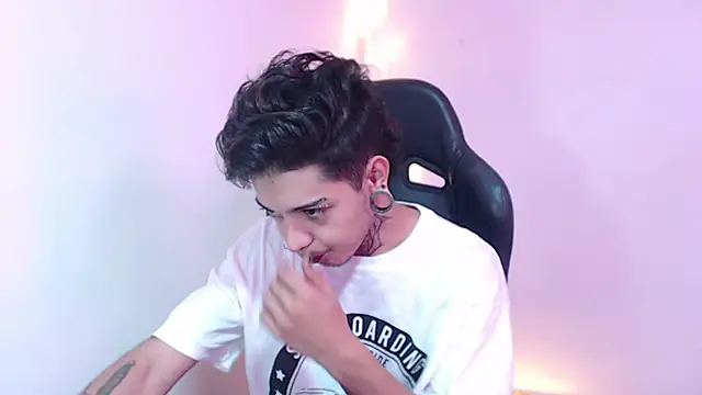 Snapshot of saad_man chatting on 01-13-25, 01:45 saad man online show from 01-13-25, 01:45