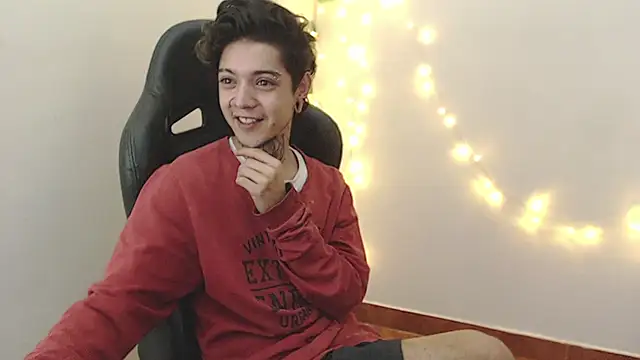 Snapshot of saad_man chatting on 02-14-25, 09:34 saad man online show from 02-14-25, 09:34