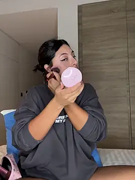 Snapshot of alexademie1 chatting on 11-23-25, 01:22 alexademie1 online show from 11-23-25, 01:22