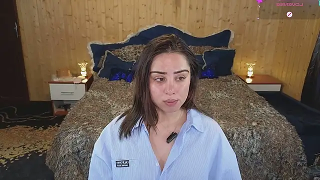 Snapshot of VanessaDoyle chatting on 02-01-25, 06:19 VanessaDoyle online show from 02-01-25, 06:19