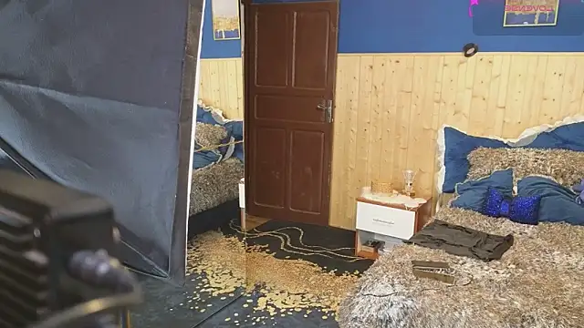 Snapshot of VanessaDoyle chatting on 02-02-25, 05:26 VanessaDoyle online show from 02-02-25, 05:26