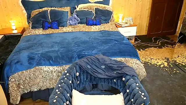 Snapshot of VanessaDoyle chatting on 02-12-25, 08:27 VanessaDoyle online show from 02-12-25, 08:27