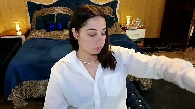 Snapshot of VanessaDoyle chatting on 02-13-25, 02:20 VanessaDoyle online show from 02-13-25, 02:20