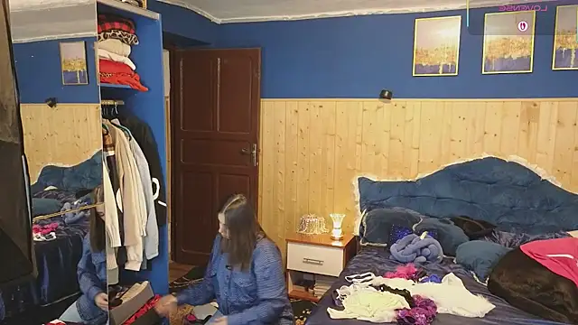 Snapshot of VanessaDoyle chatting on 03-05-25, 06:34 VanessaDoyle online show from 03-05-25, 06:34