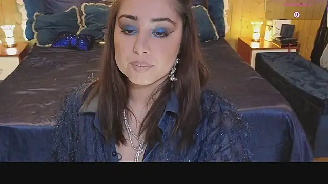 Snapshot of VanessaDoyle chatting on 03-13-25, 01:43 VanessaDoyle online show from 03-13-25, 01:43