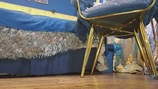 Snapshot of VanessaDoyle chatting on 03-17-25, 06:32 VanessaDoyle online show from 03-17-25, 06:32