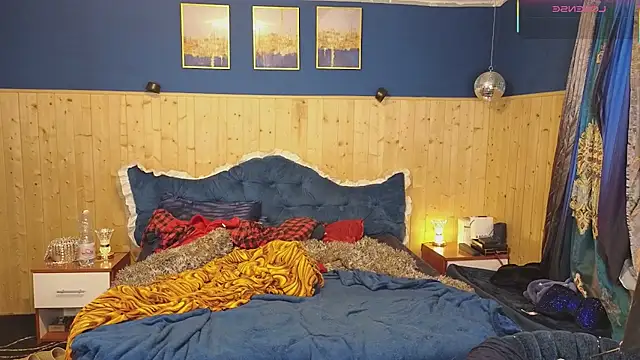 Snapshot of VanessaDoyle chatting on 03-22-25, 06:14 VanessaDoyle online show from 03-22-25, 06:14