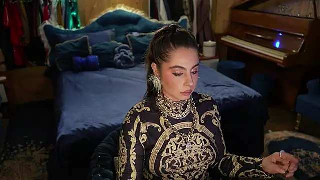 Snapshot of VanessaDoyle chatting on 09-30-25, 12:15 VanessaDoyle online show from 09-30-25, 12:15