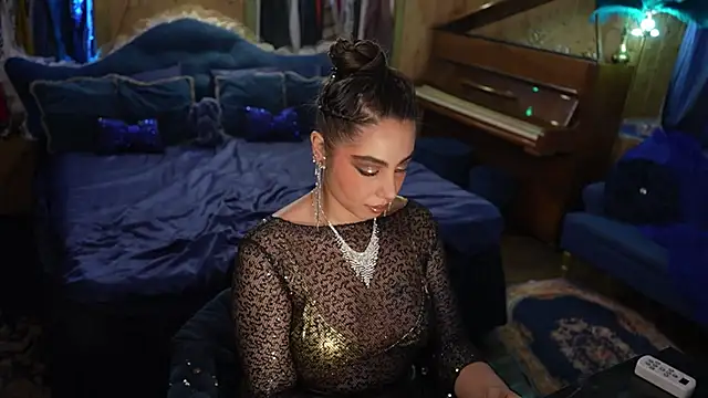 Snapshot of VanessaDoyle chatting on 10-01-25, 12:16 VanessaDoyle online show from 10-01-25, 12:16