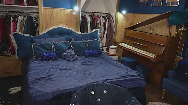 Snapshot of VanessaDoyle chatting on 10-01-25, 08:04 VanessaDoyle online show from 10-01-25, 08:04