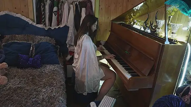 Snapshot of VanessaDoyle chatting on 10-07-25, 01:52 VanessaDoyle online show from 10-07-25, 01:52