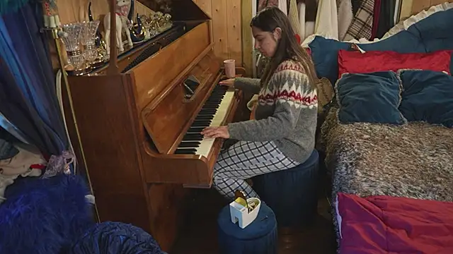 Snapshot of VanessaDoyle chatting on 11-22-25, 03:22 VanessaDoyle online show from 11-22-25, 03:22