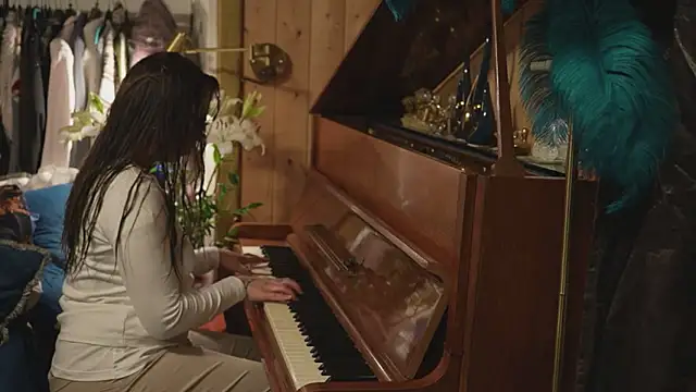 VanessaDoyle online show from 04-20-26, 03:37