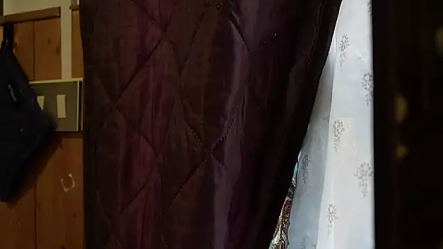Snapshot of VanessaDoyle chatting on 05-12-26, 08:33 VanessaDoyle online show from 05-12-26, 08:33