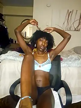 Snapshot of oliviaprettypussy chatting on 10-31-25, 02:29 oliviaprettypussy online show from 10-31-25, 02:29