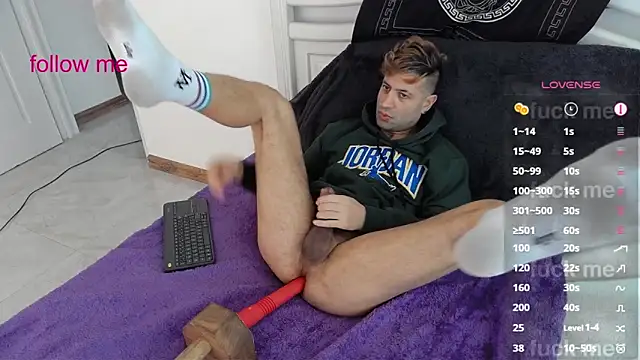 madmaxxx1989 online show from 01-10-25, 06:20