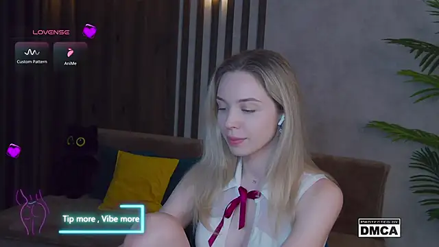 Holl1Would online show from 02-23-25, 11:14