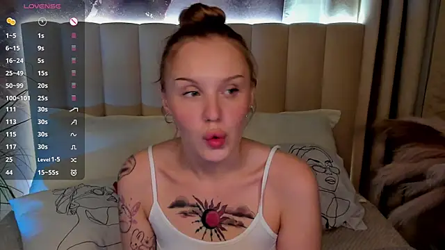 LianaFord online show from 02-04-25, 10:55