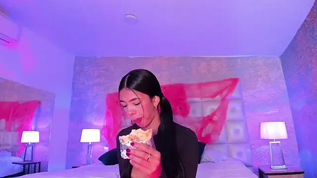 AntonellaRossi online show from 10-08-25, 01:53