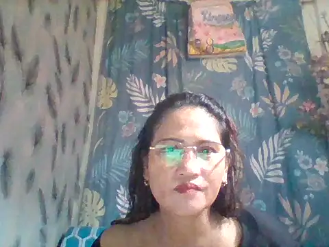 Snapshot of Amazing_Angel22 chatting on 10-16-25, 01:39 Amazing Angel22 online show from 10-16-25, 01:39