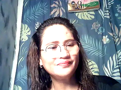 Snapshot of Amazing_Angel22 chatting on 10-16-25, 07:37 Amazing Angel22 online show from 10-16-25, 07:37