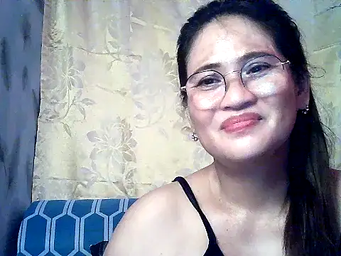 Snapshot of Amazing_Angel22 chatting on 10-28-25, 03:54 Amazing Angel22 online show from 10-28-25, 03:54