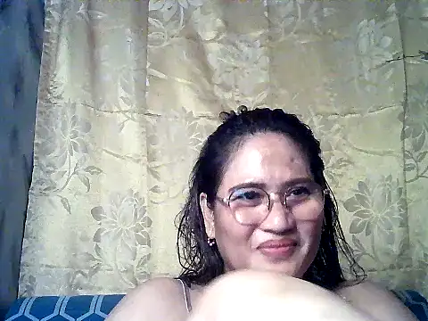 Snapshot of Amazing_Angel22 chatting on 10-30-25, 10:27 Amazing Angel22 online show from 10-30-25, 10:27