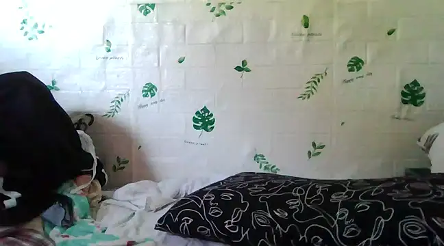 Snapshot of Silly_Girl21 chatting on 12-08-24, 12:51 Silly Girl21 online show from 12-08-24, 12:51