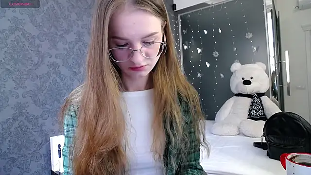 Snapshot of KateJonson chatting on 06-04-26, 07:03 KateJonson online show from 06-04-26, 07:03