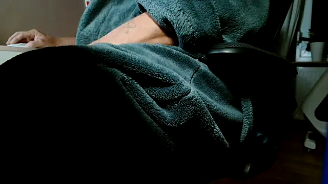 suedel65 online show from 09-25-25, 03:32