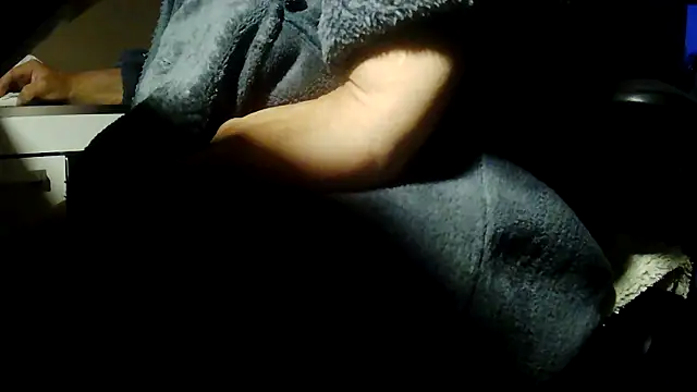 suedel65 online show from 04-28-26, 03:44