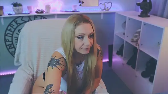 Jan ina online show from 12-12-24, 02:22