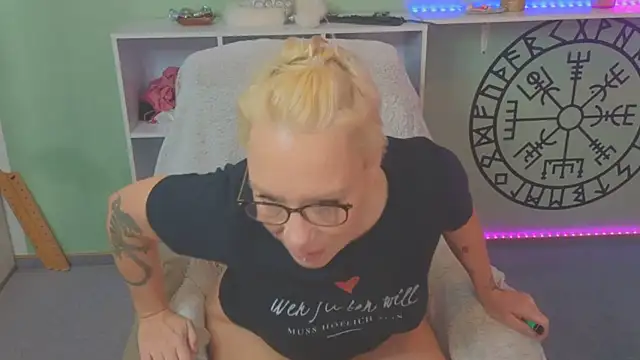 Jan ina online show from 02-25-25, 09:09