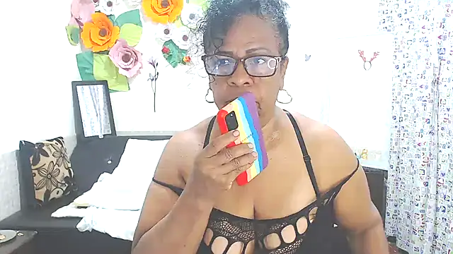 Snapshot of Yayis-hot-sexyw chatting on 02-23-25, 06:56 Yayis-hot-sexyw online show from 02-23-25, 06:56