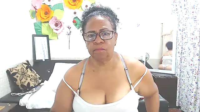 Snapshot of Yayis-hot-sexyw chatting on 03-04-25, 11:11 Yayis-hot-sexyw online show from 03-04-25, 11:11