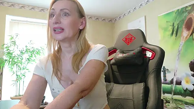 HotLana69 online show from 04-20-26, 04:32