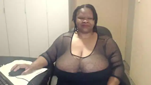 sweetnoziexx online show from 10-28-25, 05:11