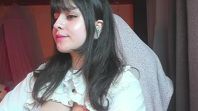 Snapshot of Renooh chatting on 03-07-25, 02:46 Renooh online show from 03-07-25, 02:46