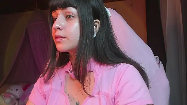 Snapshot of Renooh chatting on 03-22-25, 02:37 Renooh online show from 03-22-25, 02:37