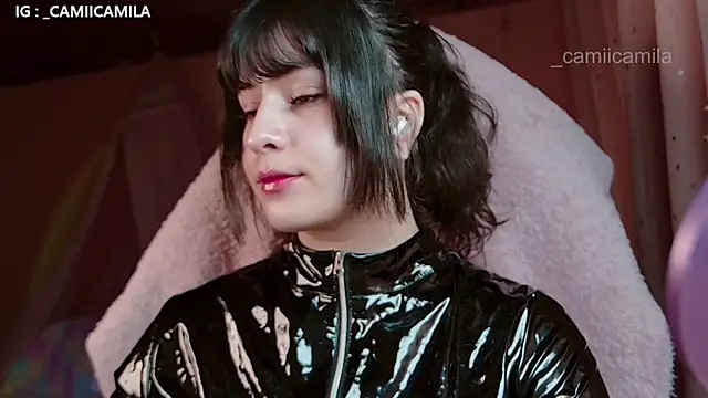 Snapshot of Renooh chatting on 12-01-25, 01:32 Renooh online show from 12-01-25, 01:32