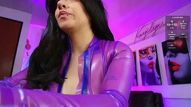 Snapshot of kayilyn chatting on 06-05-26, 12:11 kayilyn online show from 06-05-26, 12:11