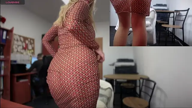 Snapshot of legsLONG chatting on 12-07-24, 08:22 legsLONG online show from 12-07-24, 08:22